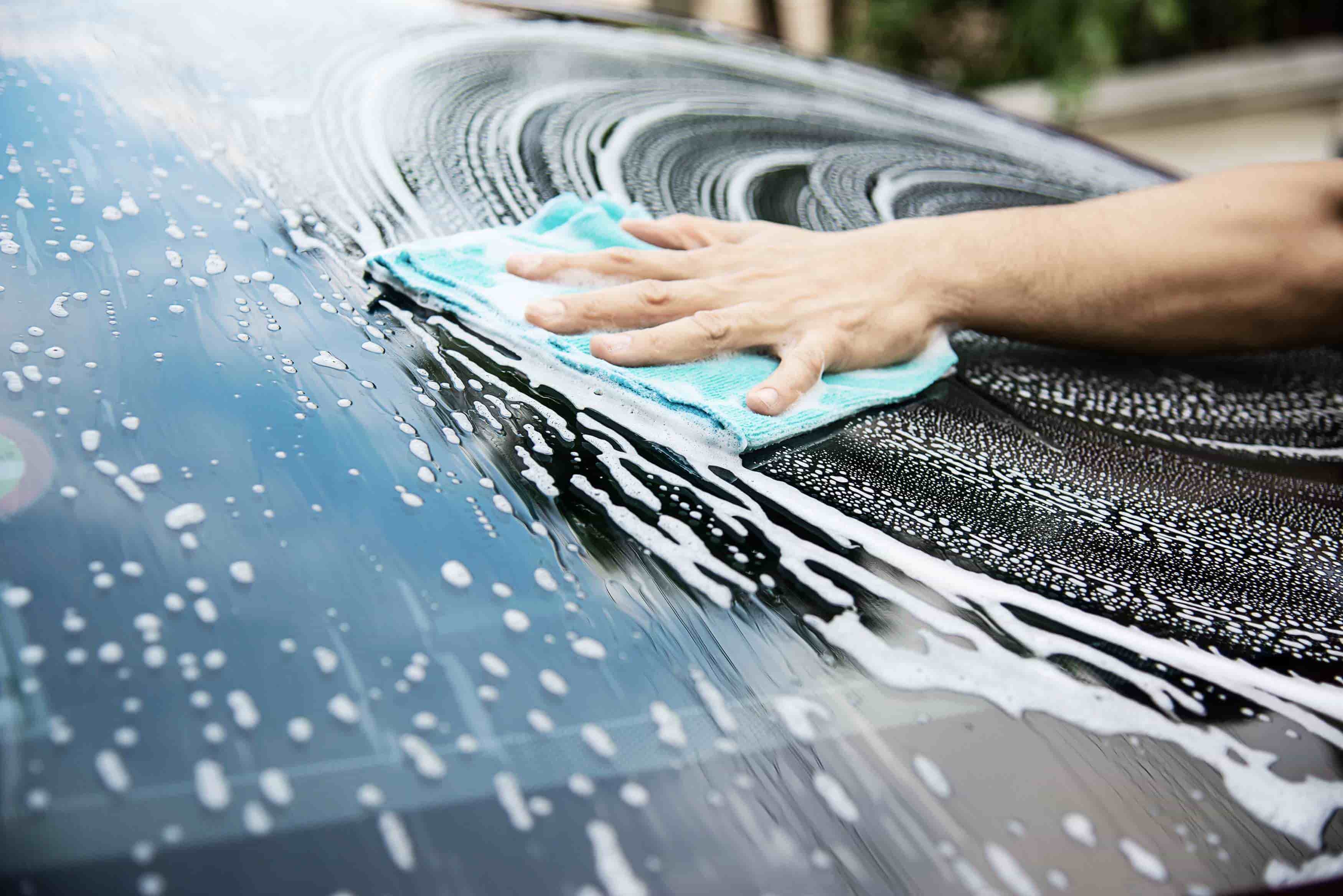 Professional mobile car wash service in Aventura with luxury high-rise and mall area focus